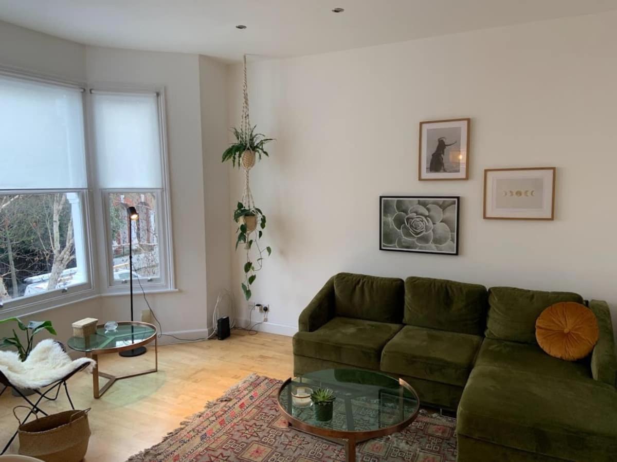 Lovely Spacious 1-Bedroom Flat In Tufnell Park Close To Central Londra Esterno foto