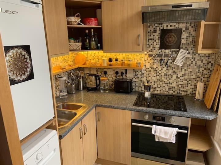 Lovely Spacious 1-Bedroom Flat In Tufnell Park Close To Central Londra Esterno foto